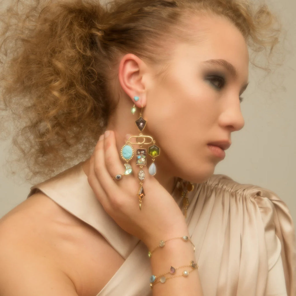 GRAINNE MORTON, FIVE MINI CHARM BRACELET, Pearl
