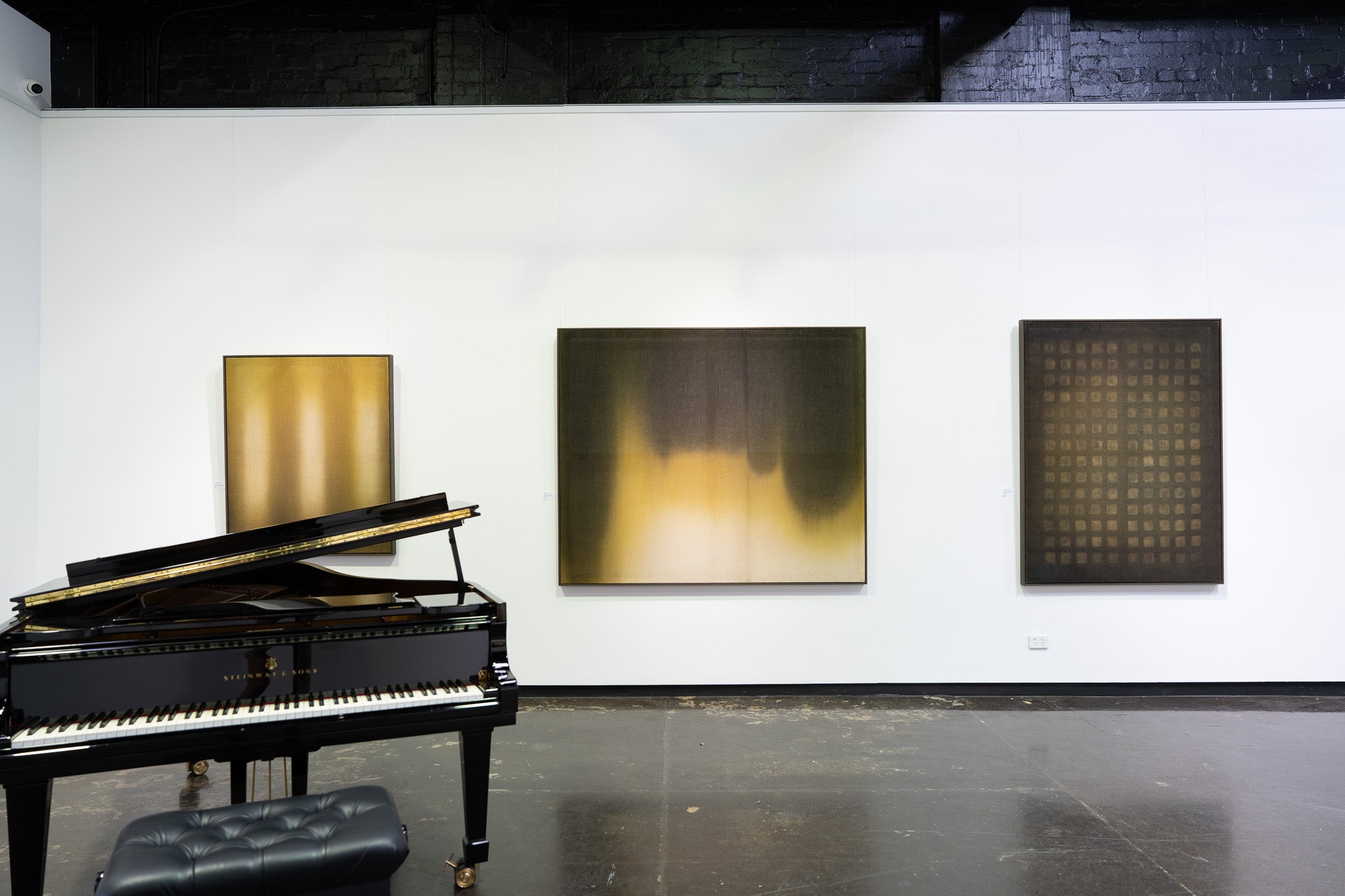 CONTACT GALLERY  |   Ksenia Shinkarenko, Soothe