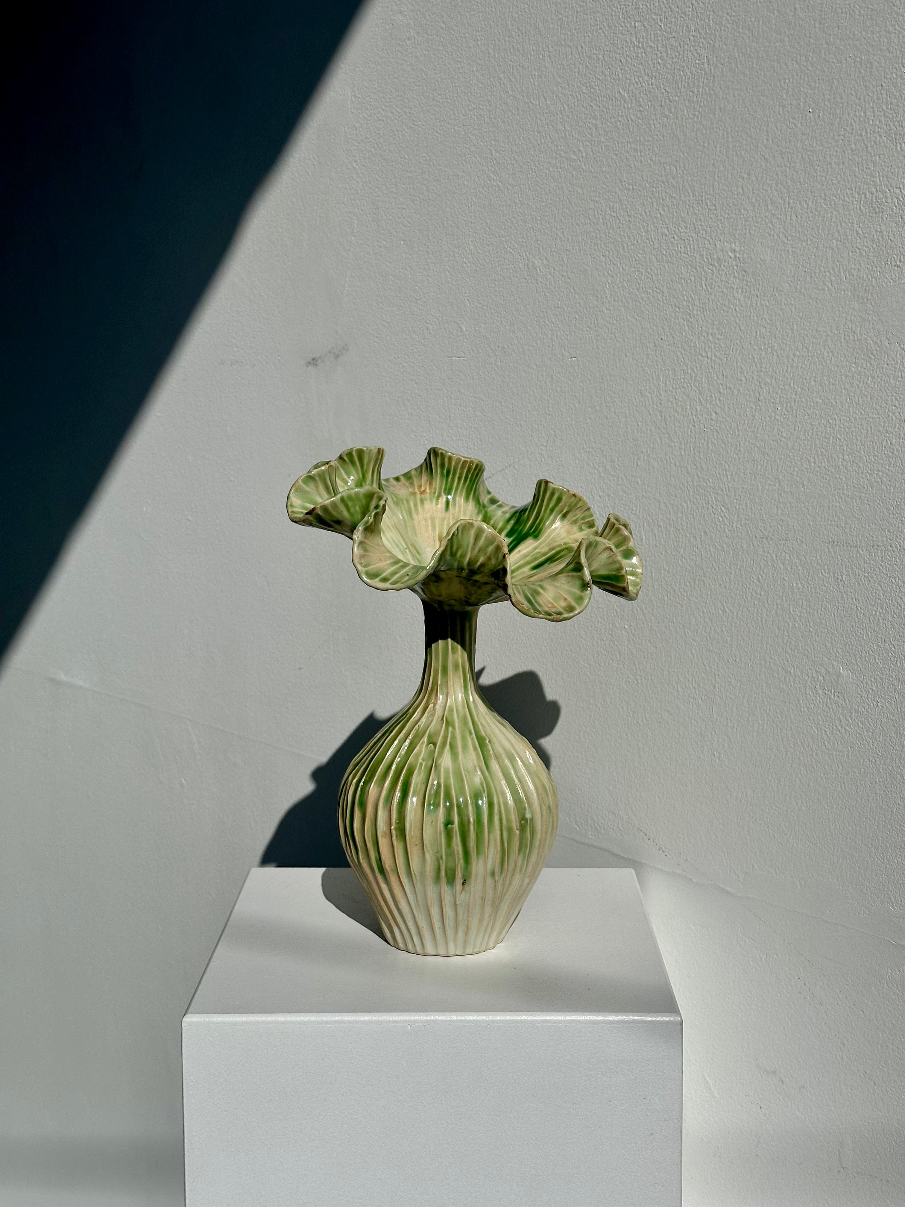 Jess Eun Kyoung Choi, Winter Blume – Variegated Green