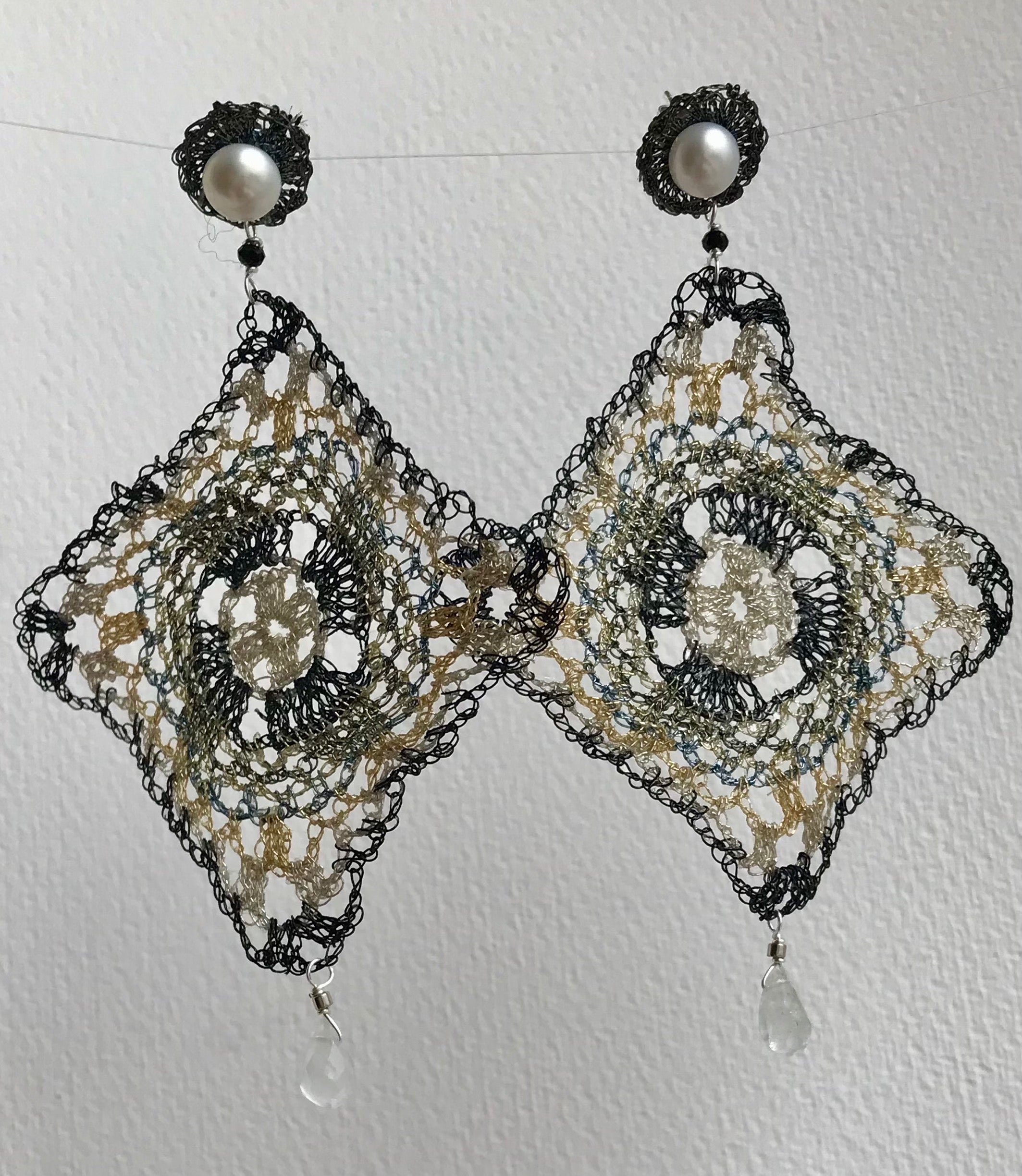 Luciana Corres, Pearl Stud Earrings Rhombus – Moonstone